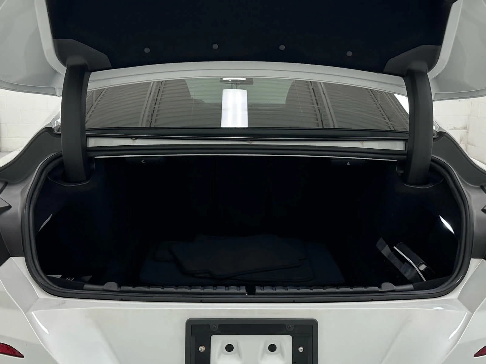 Used 2022 Mineral White Metallic BMW M850i image 46