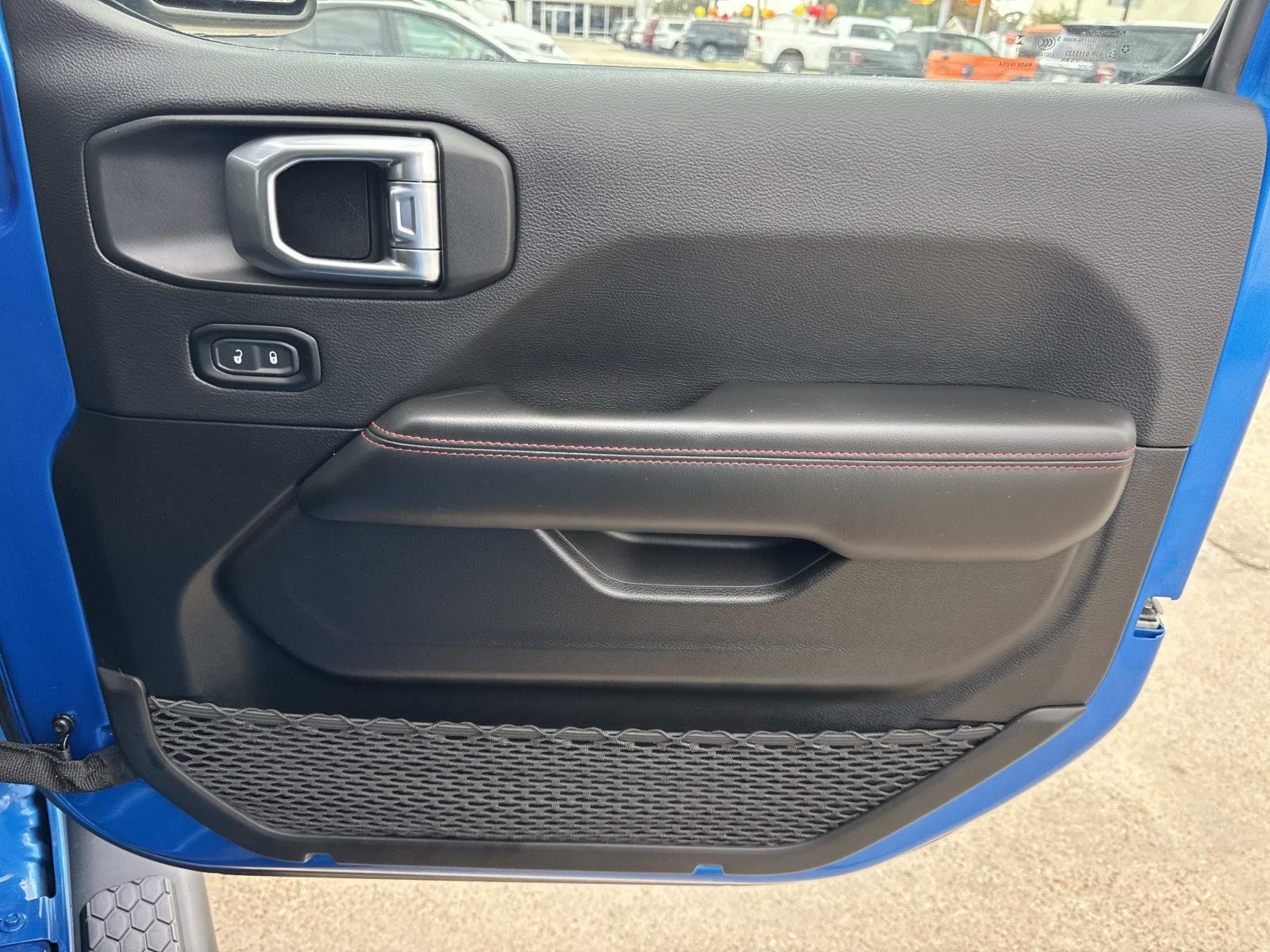 Used 2024 Hydro Blue Pearlcoat Jeep Rubicon X image 13