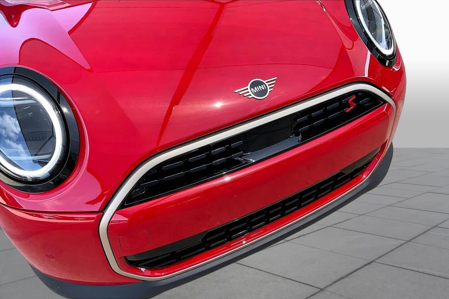 Used 2025 Chili Red II MINI Cooper S image 30