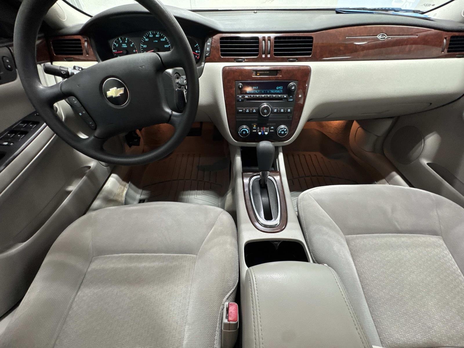 Used 2009 DARK SILVER METALLIC Chevrolet 3.5L LT image 13