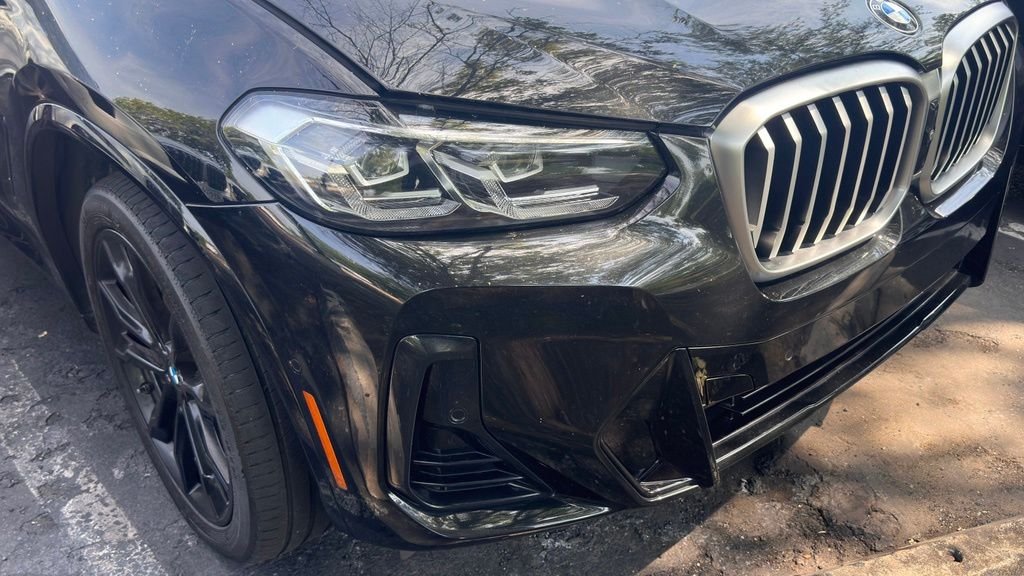 Used 2023 Black Sapphire Metallic BMW xDrive30i image 2