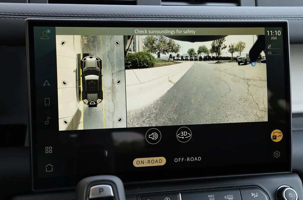 New 2026 Santorini Black Land Rover X-Dynamic SE image 26