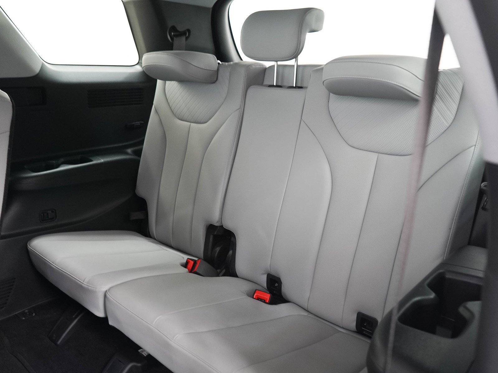 Certified Used 2025 Typhoon Silver Hyundai SEL AWD image 17