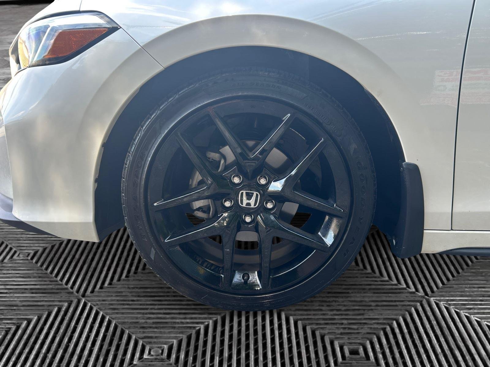 Used 2025 Platinum White Pearl Honda Sport image 14
