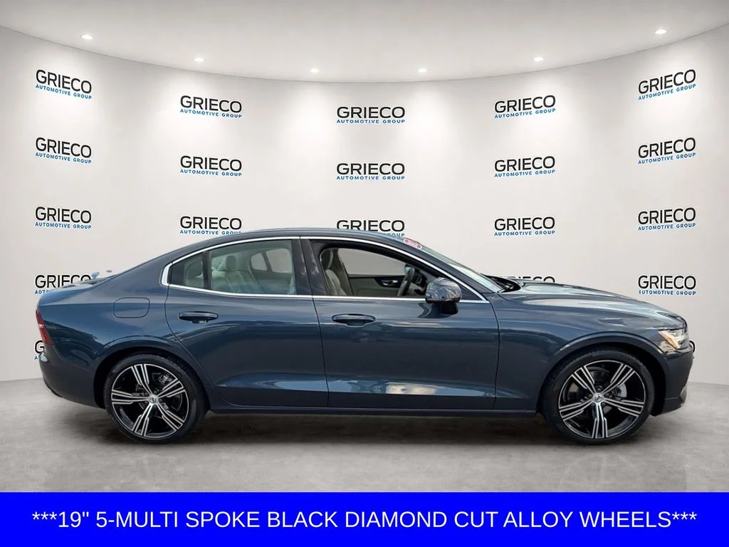 Used 2021 Blue Volvo T5 Inscription image 8