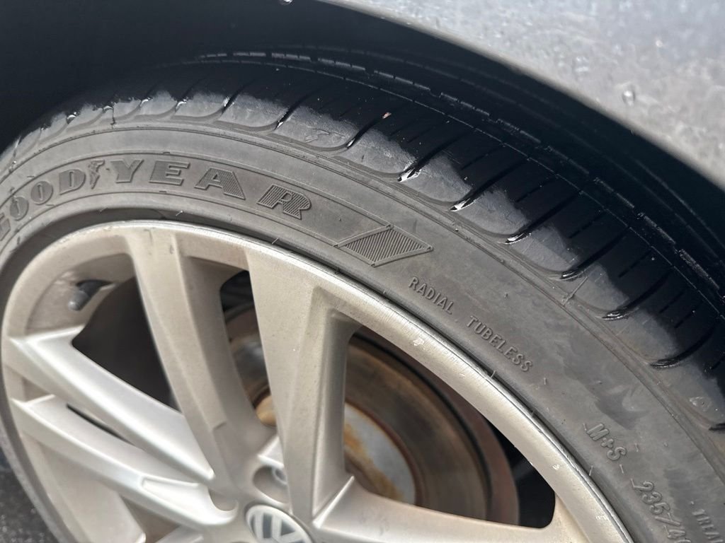 Used 2016 Gray Volkswagen 1.8T R-Line image 11