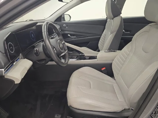 Used 2025 Metal Hyundai Limited image 19