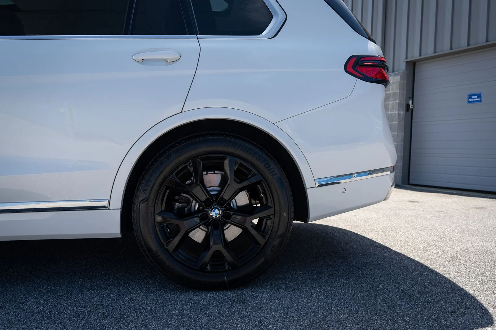 Used 2023 White BMW xDrive40i image 13