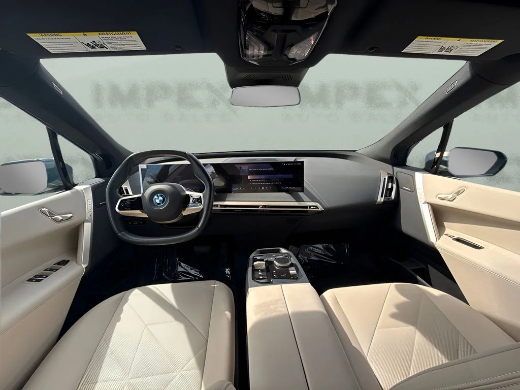 Used 2024 Gray BMW xDrive50 image 9