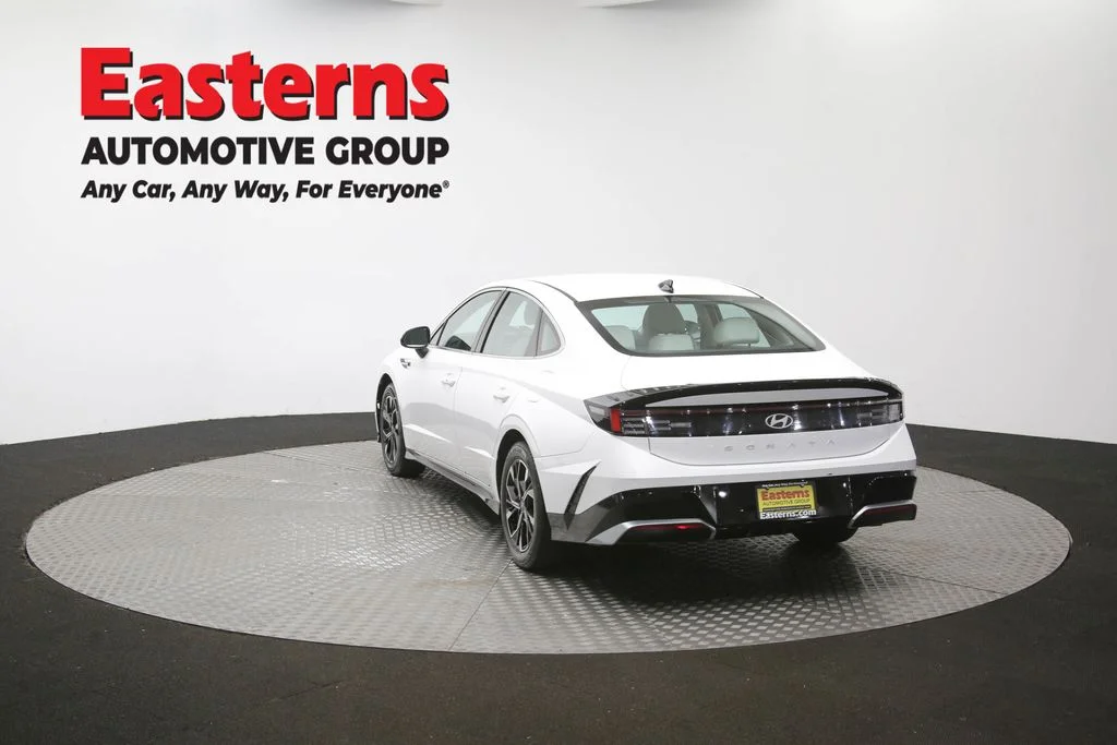 Used 2024 White Hyundai SEL image 65