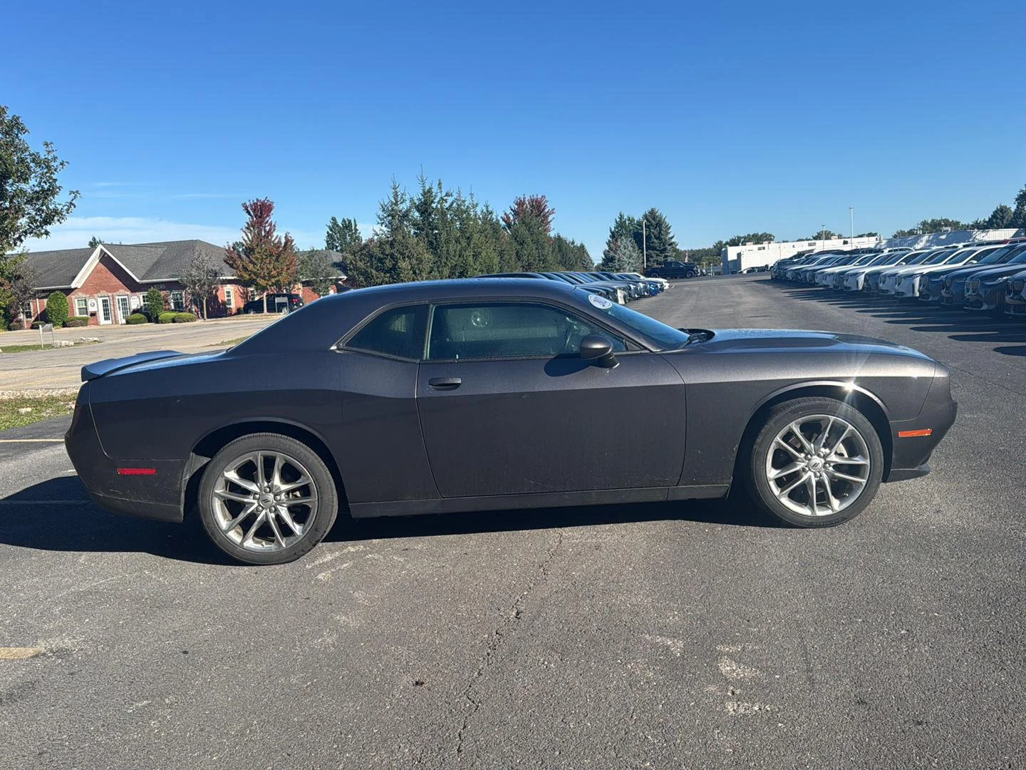 Used 2023 Granite Pearlcoat Dodge SXT image 2