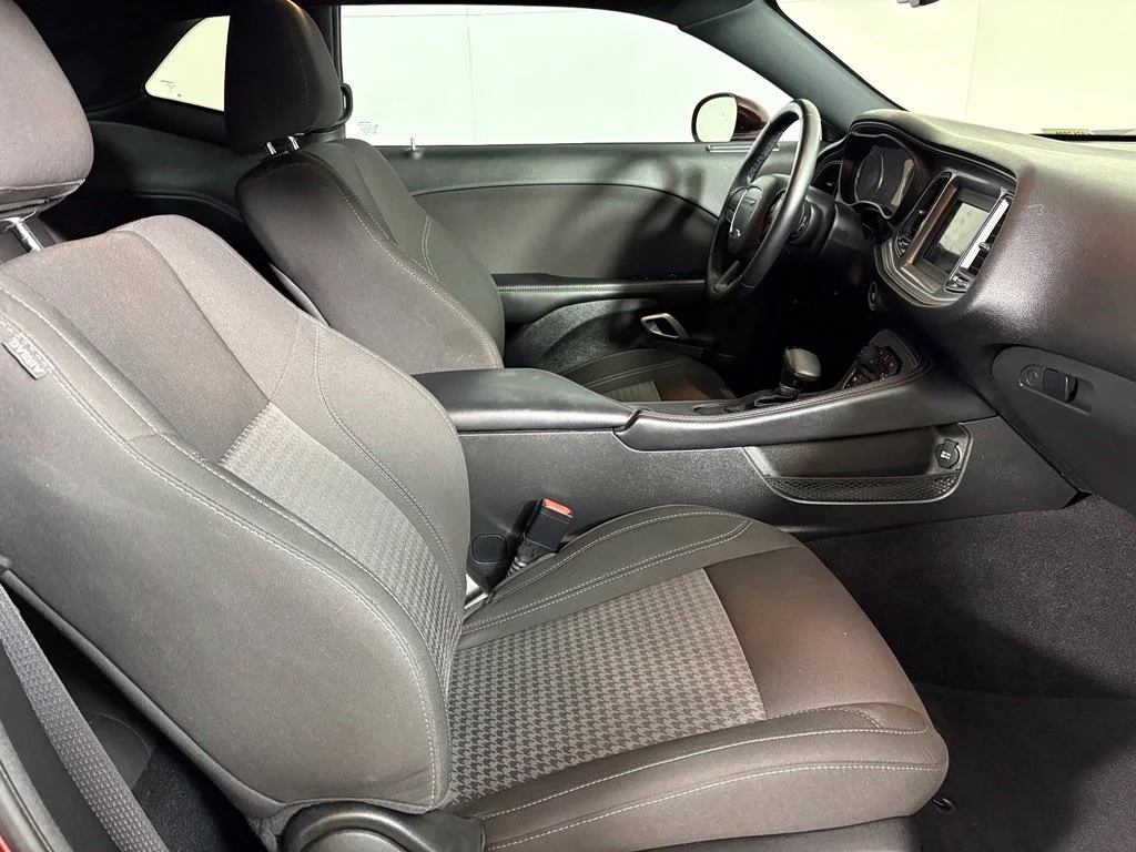 Used 2023 Red Dodge SXT image 14