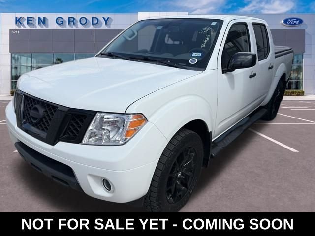 Used 2021 White Nissan SV image 1