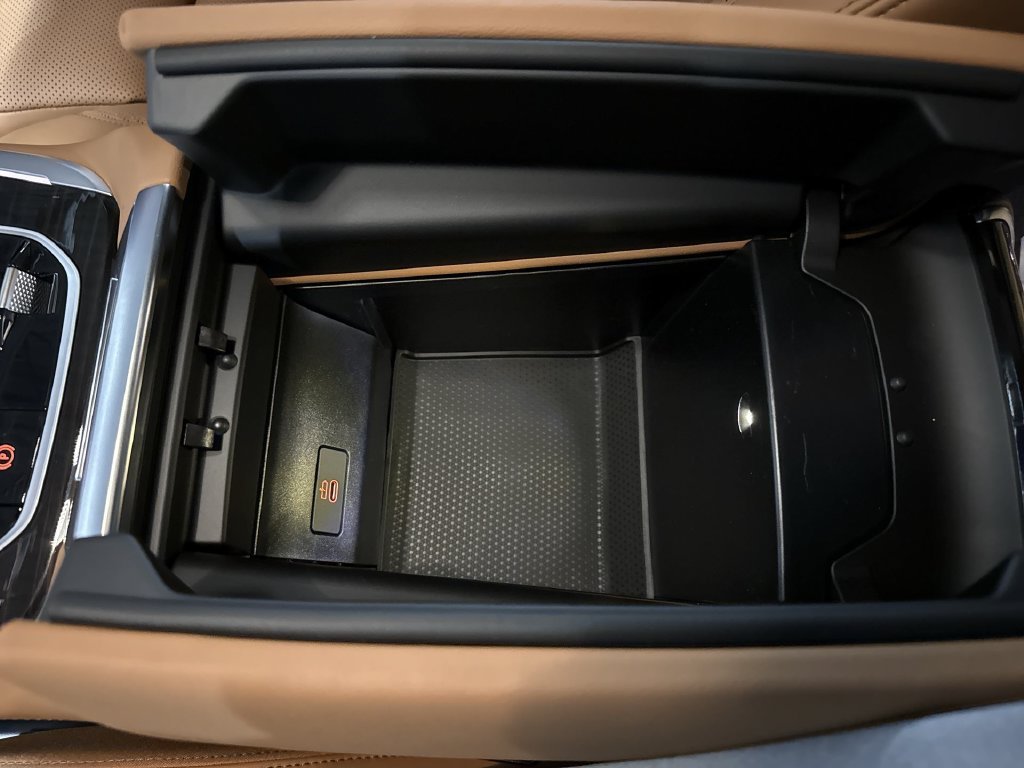 New 2027 Gray Metallic BMW xDrive40i image 21
