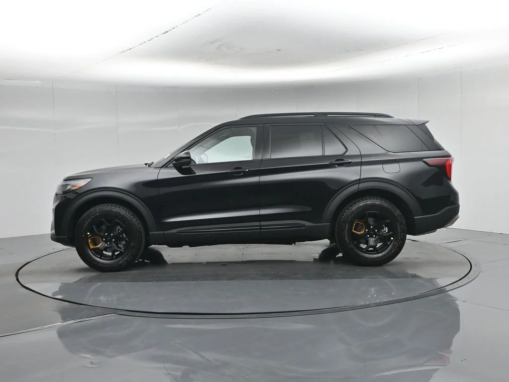 New 2026 Agate Black Metallic Ford Tremor image 30