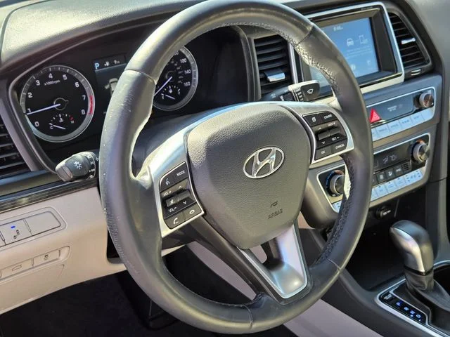 Used 2018 Silver Hyundai Limited image 17
