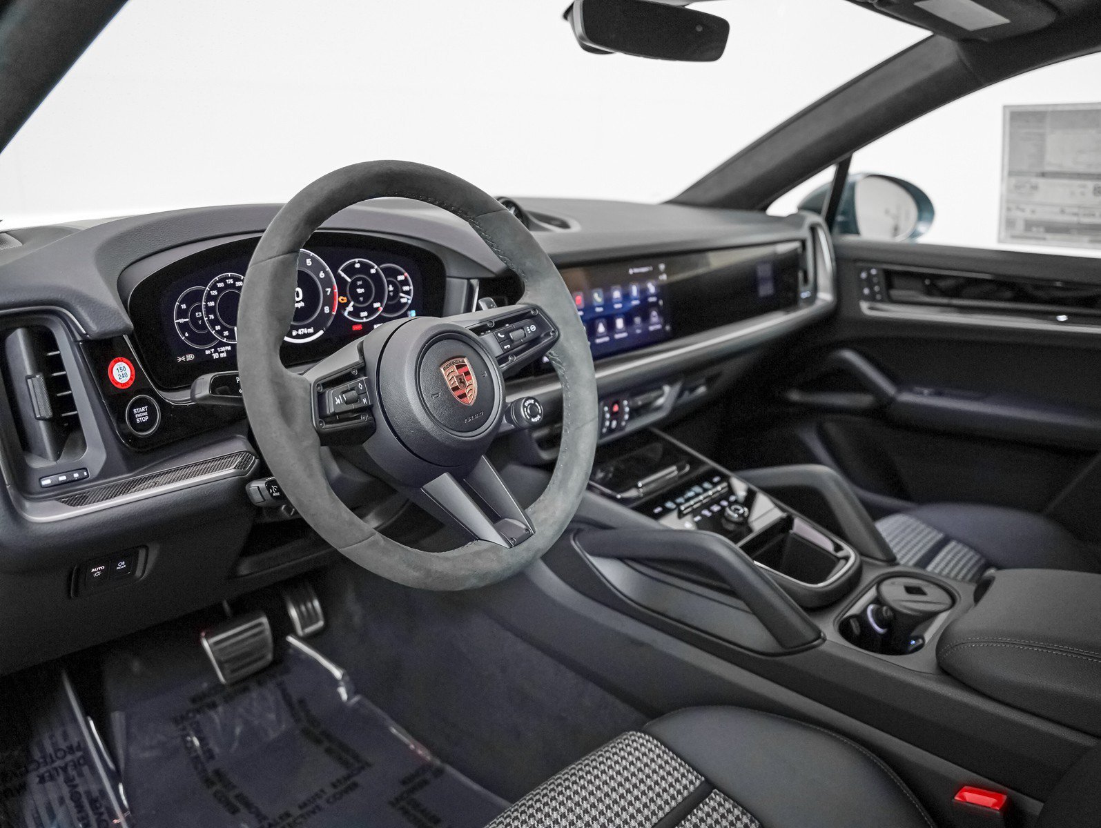 New 2026 VANADIUM GREY Porsche S Coupe image 4