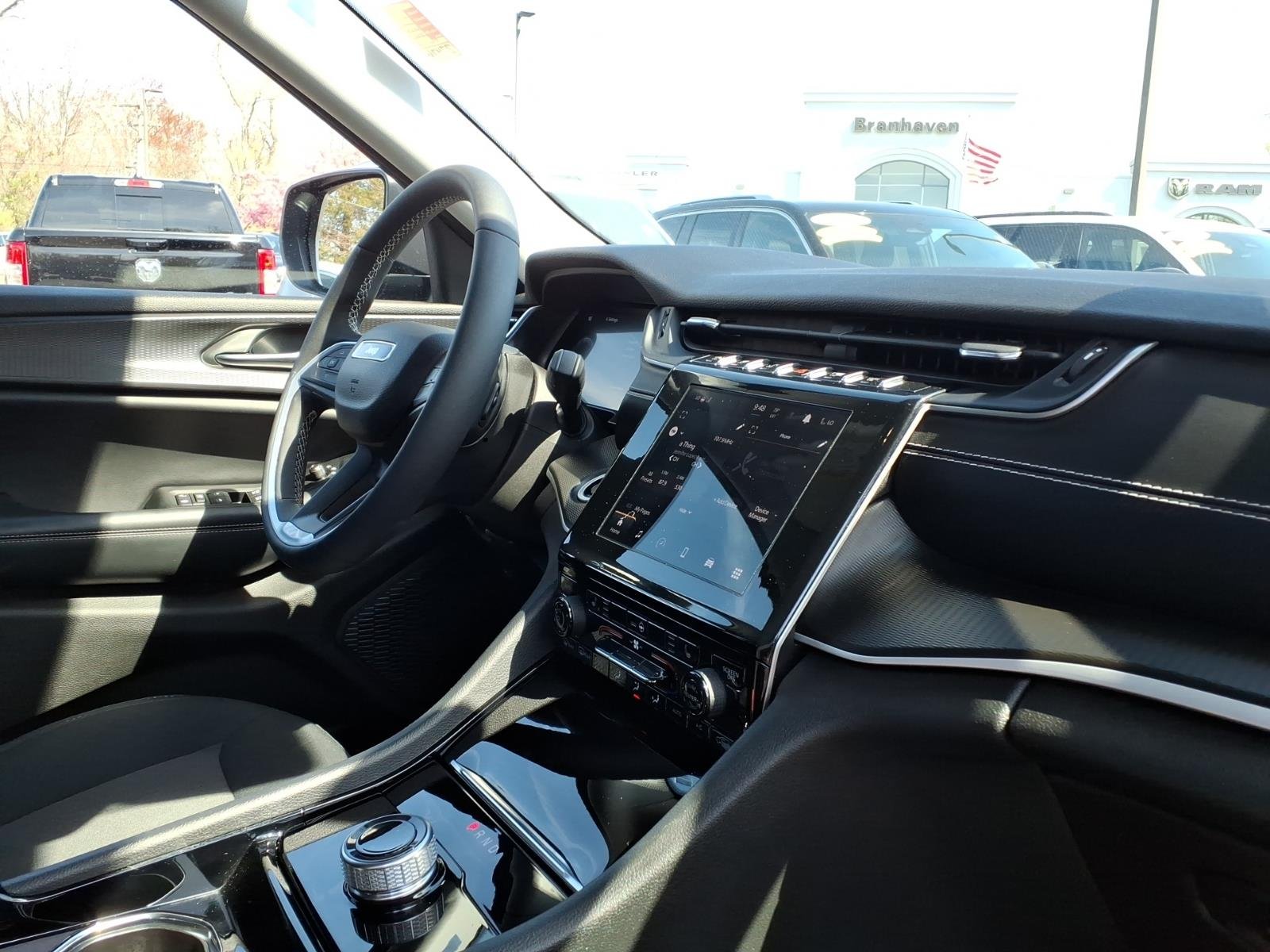 Used 2023 Black Jeep Laredo image 26