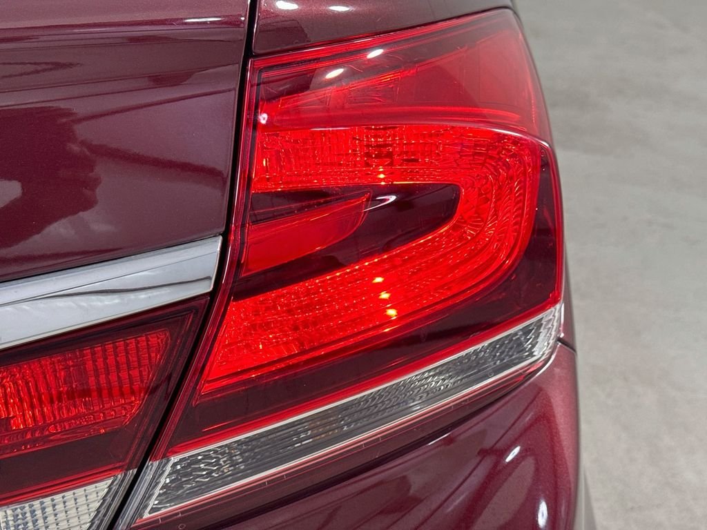 Used 2013 Crimson Pearl Honda LX image 28