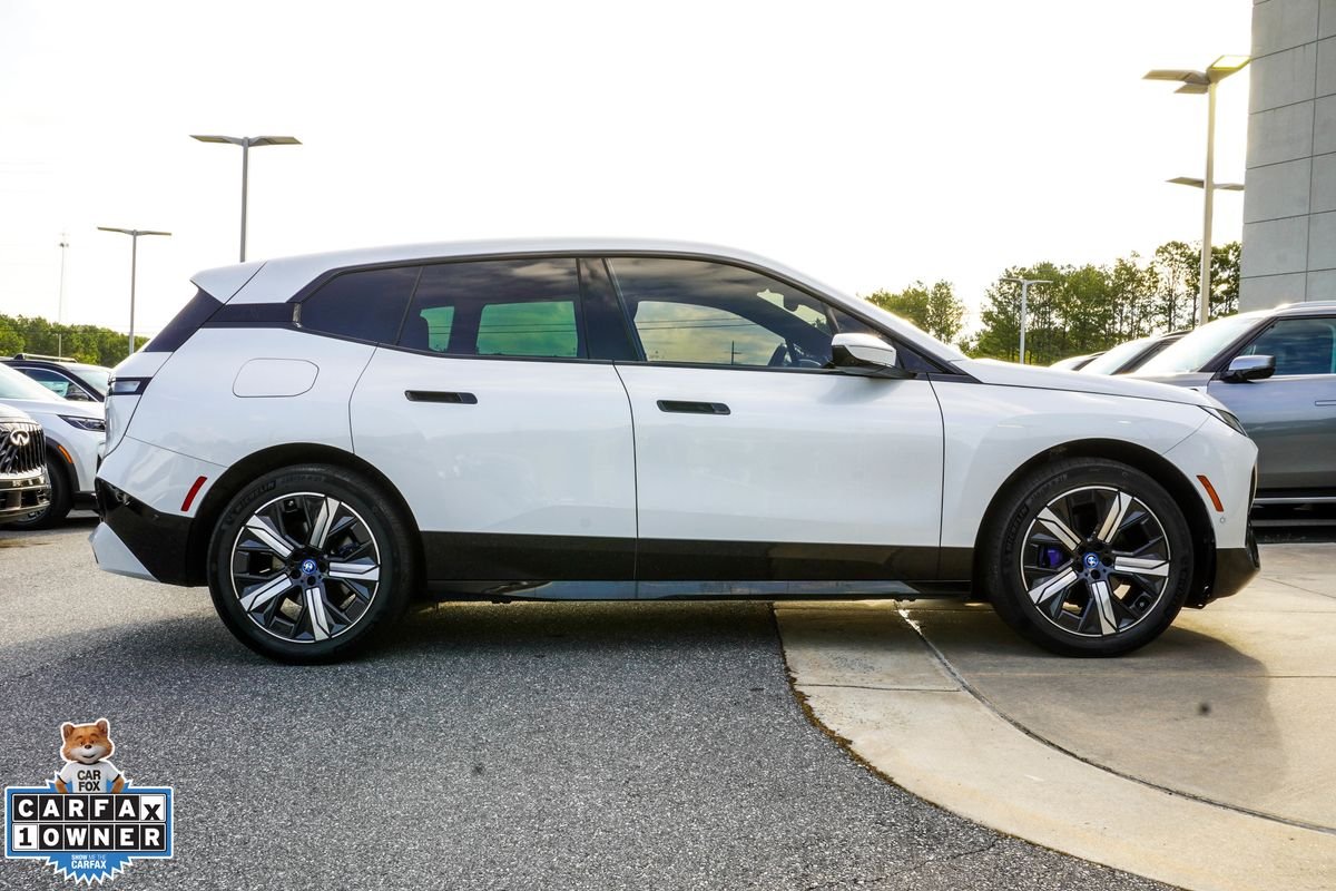 Used 2024 White BMW xDrive50 image 6