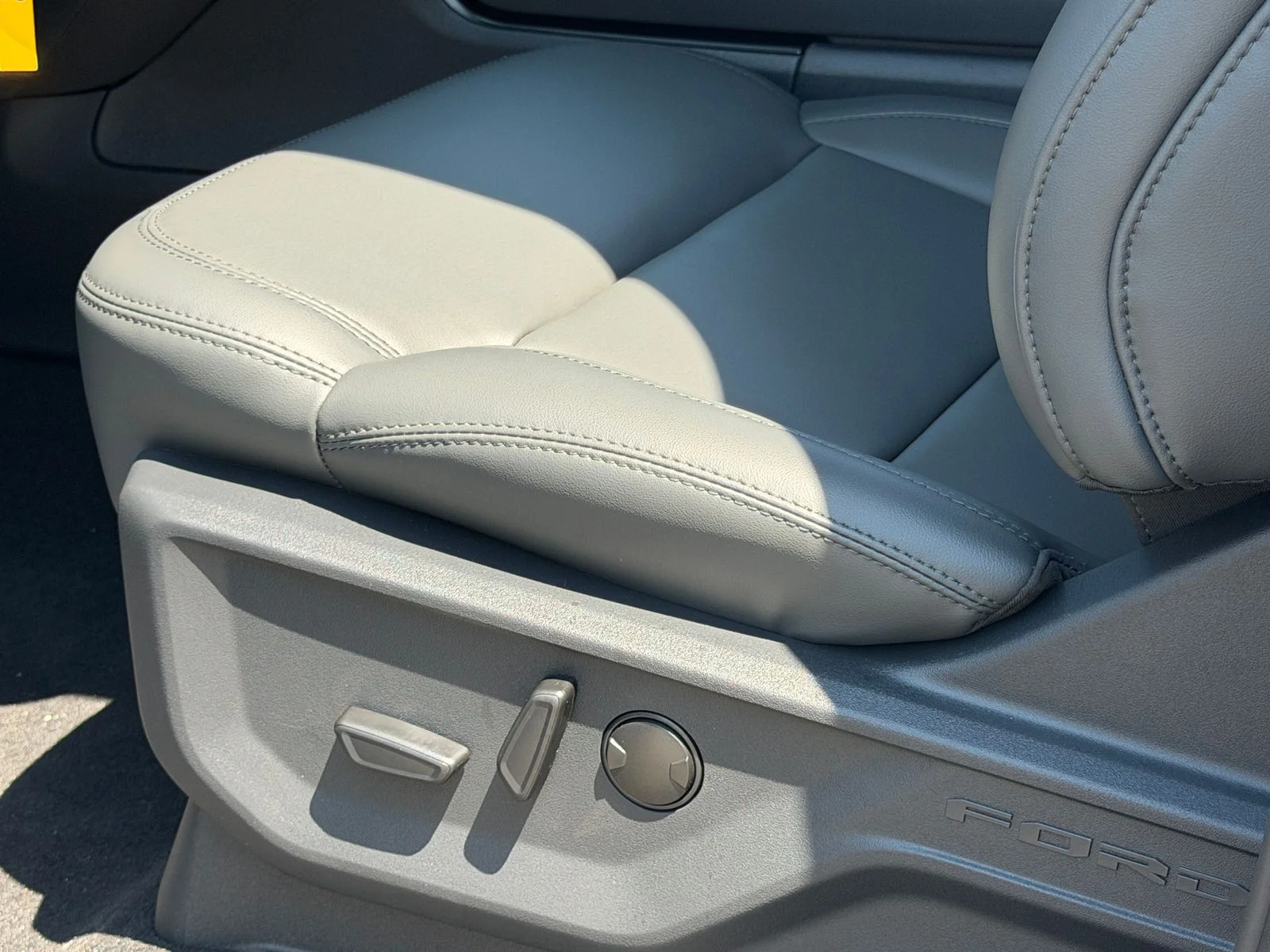 New 2027 Glacier Gray Metallic Tri-Coat Ford Active image 26