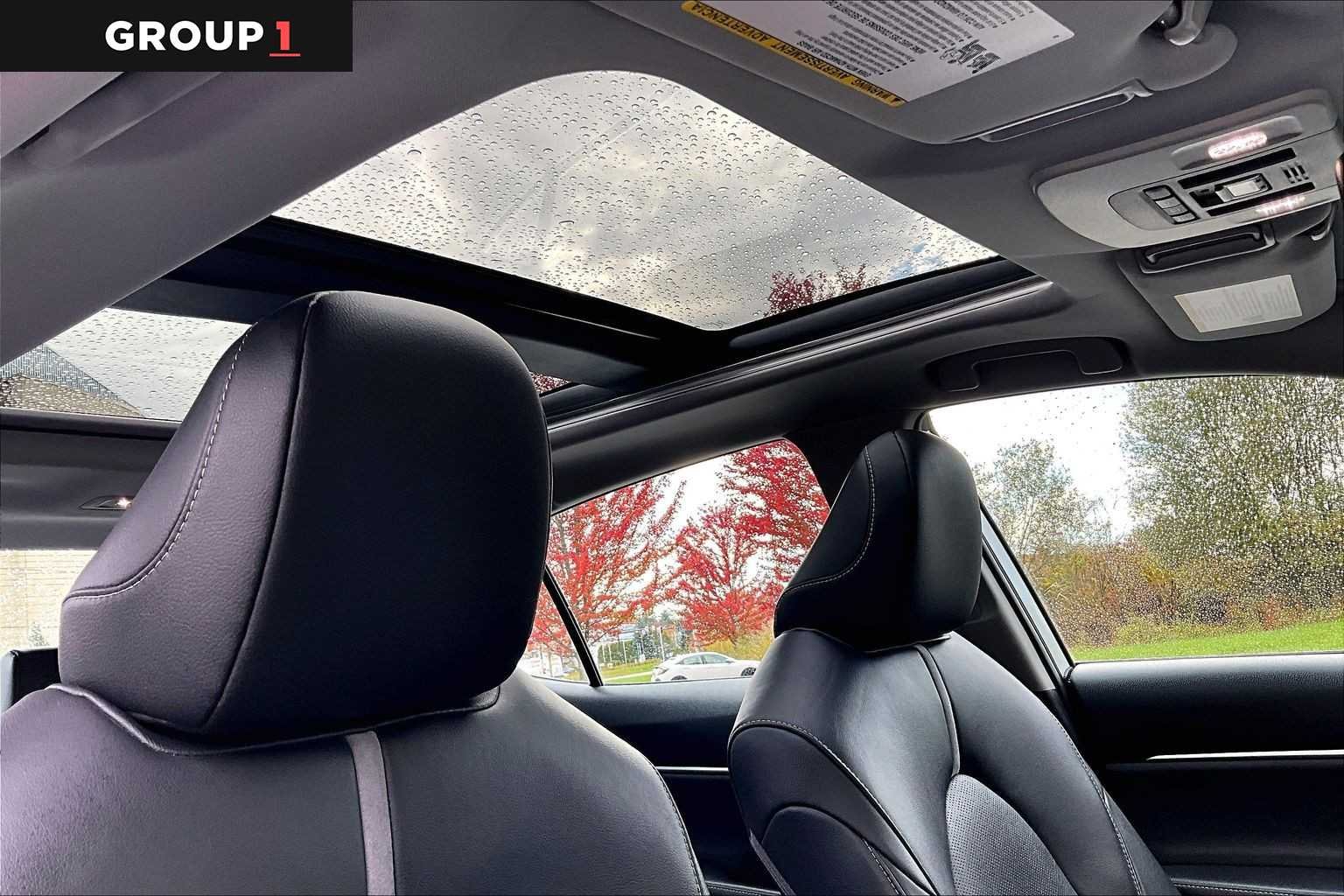 Used 2019 Celestial Silver/Midnight Black Metallic Toyota XSE V6 image 14