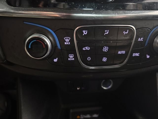 Used 2023 Silver Sage Chevrolet LT image 15