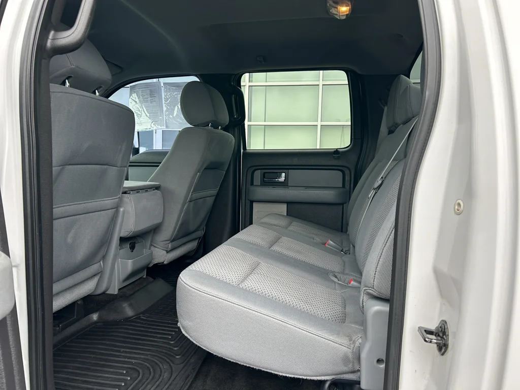 Used 2013 Oxford White Ford XLT image 16