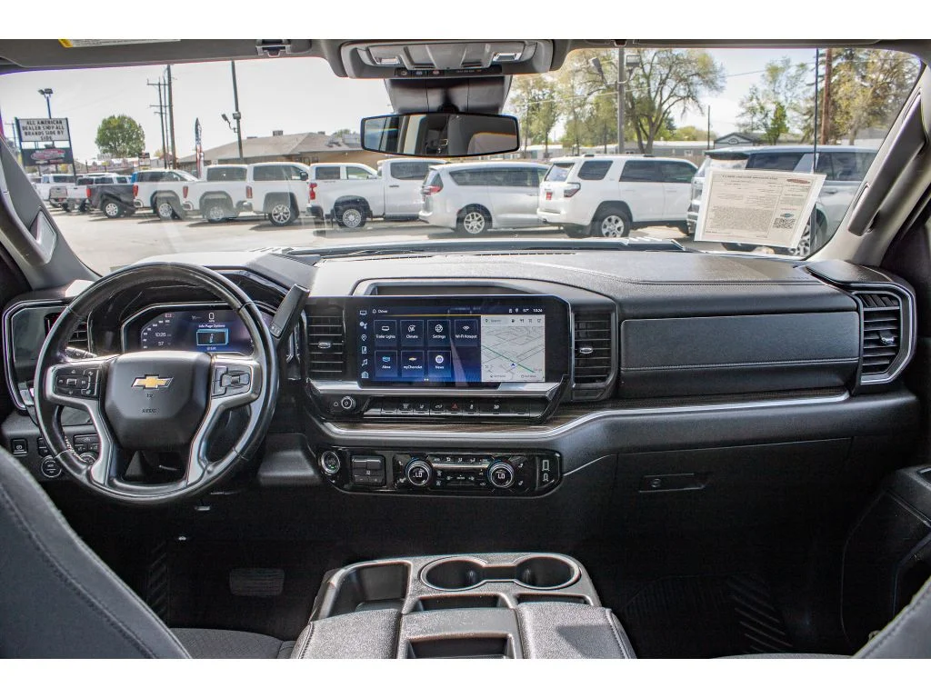 Used 2025 SUMMIT WHITE Chevrolet LT image 18
