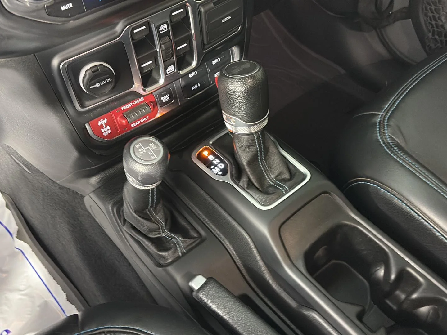 Used 2023 Sting-Gray Clearcoat Jeep Rubicon image 41
