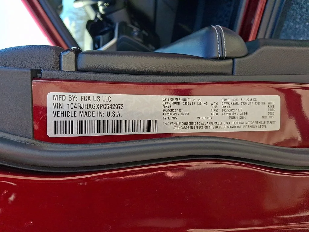 Used 2023 Velvet Red Pearlcoat Jeep Altitude image 28