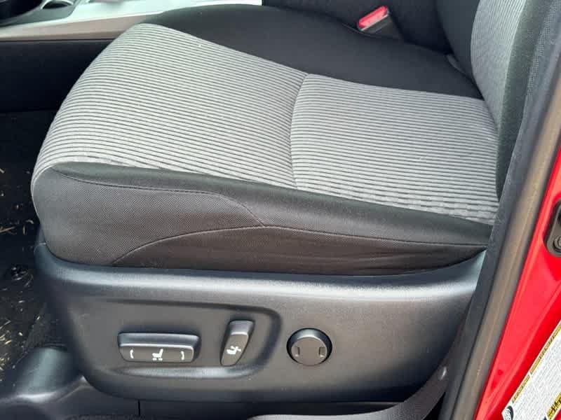 Used 2016 Barcelona Red Metallic Toyota SR5 image 22