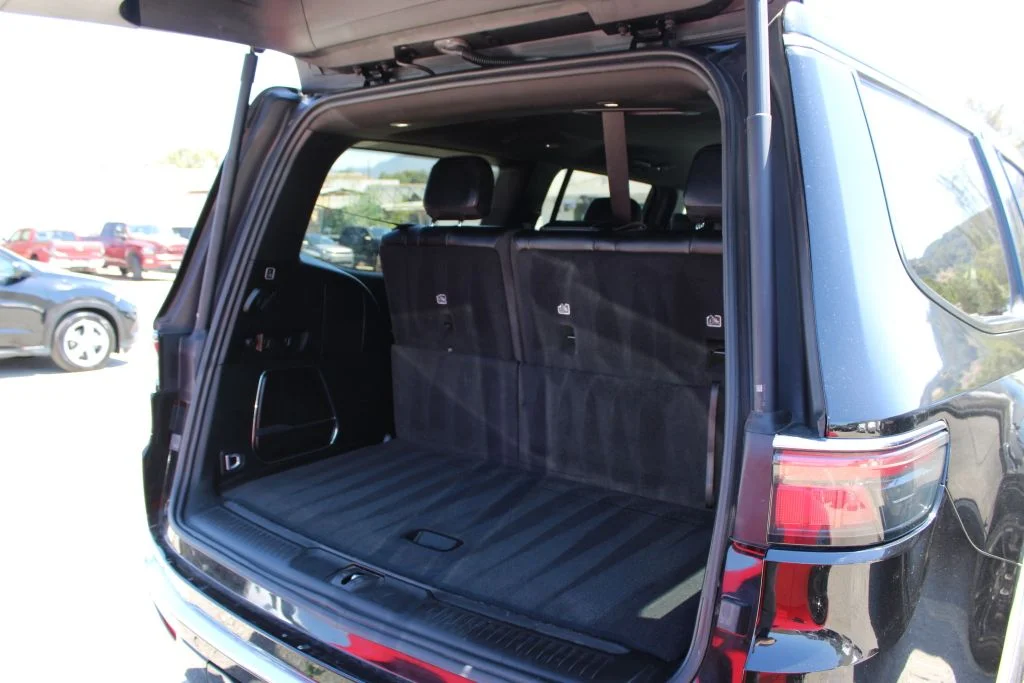 Used 2024 Black Jeep Series II image 10