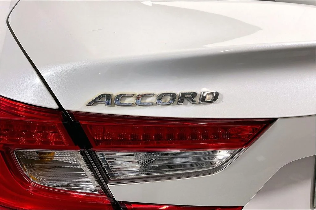 Used 2019  Honda LX image 7