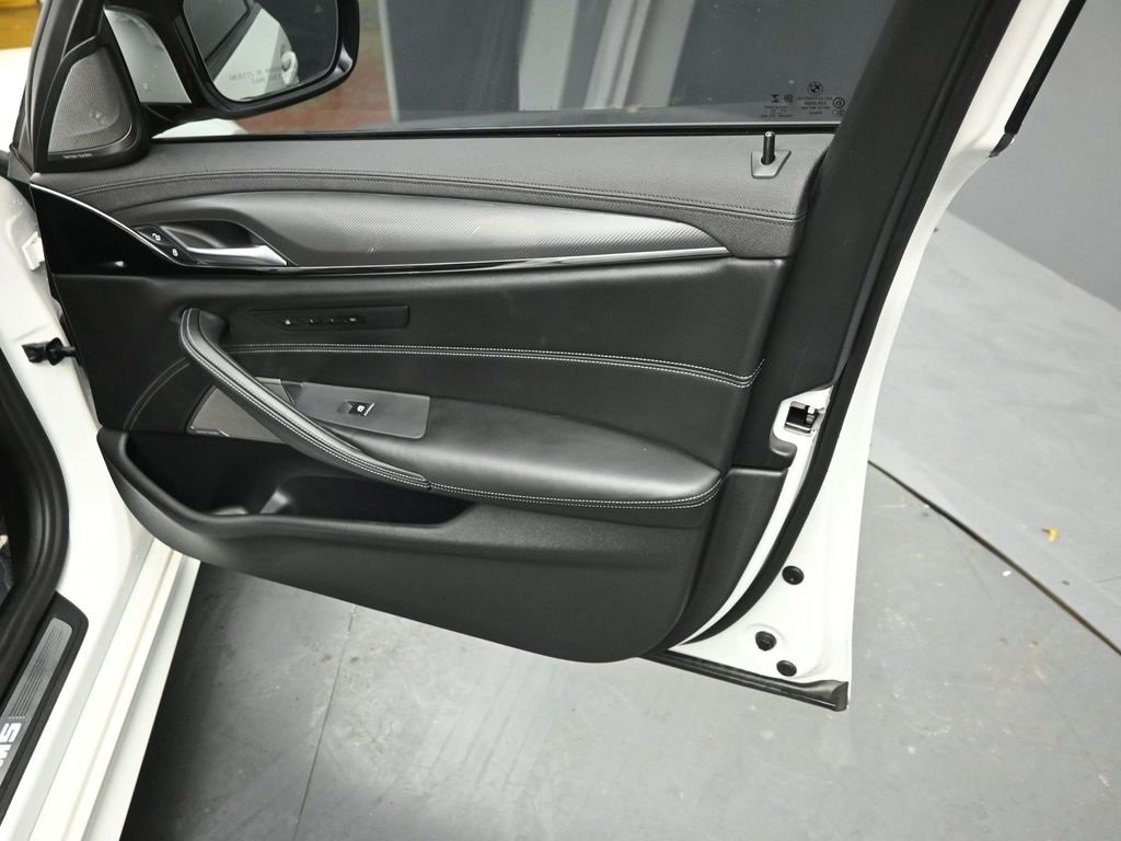 2022 BMW M5 - Image 28