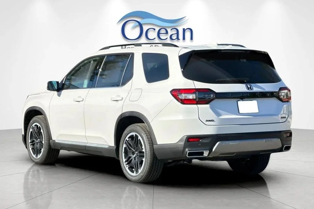New 2026 Platinum White Pearl Honda Touring image 7