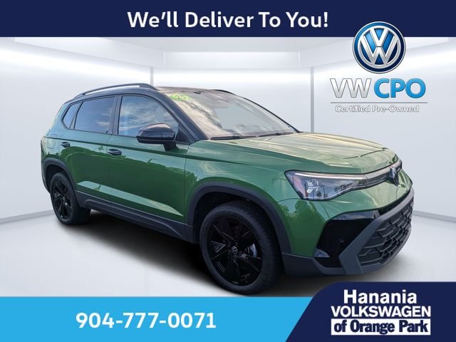 Certified Used 2025 Green Volkswagen 1.5T SE Black image 1