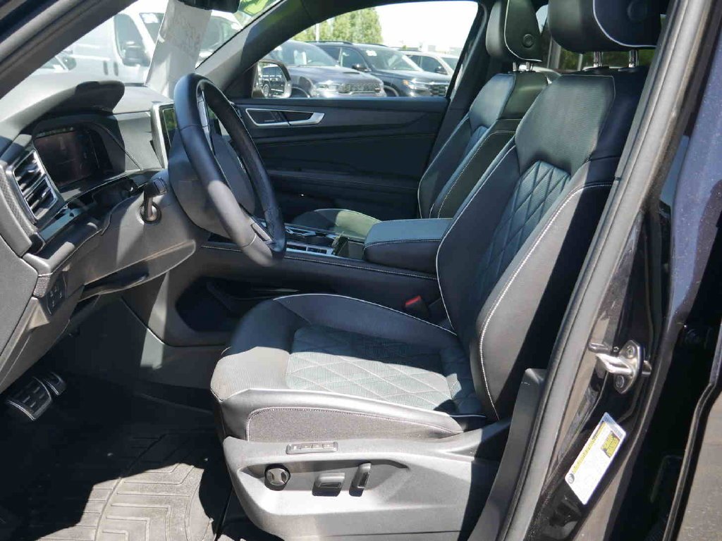 Used 2024 Black Volkswagen 2.0T SEL Premium R-Line image 19