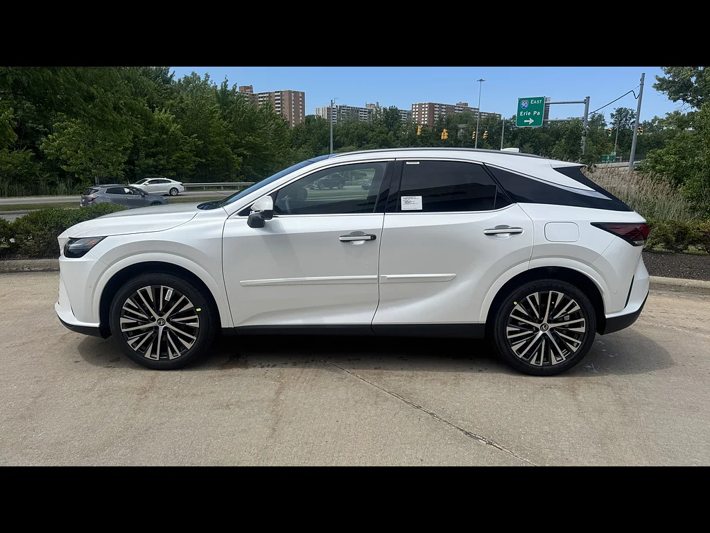 New 2026 Eminent White Pearl Lexus Premium+ image 2