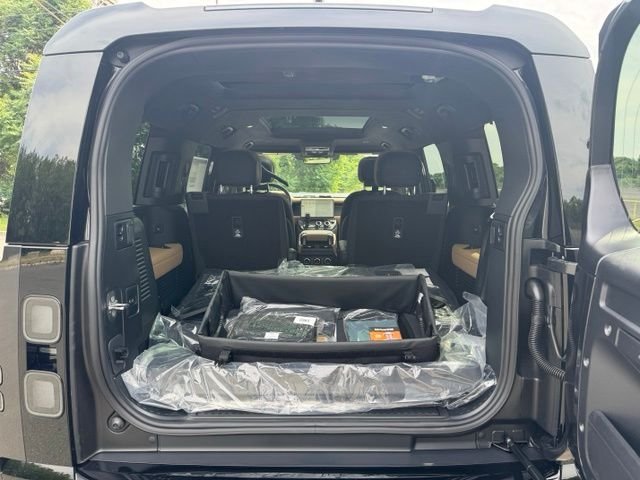 New 2026 Carpathian Grey Land Rover X image 10