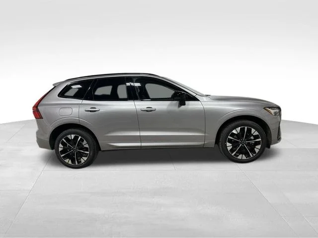 New 2026 Aurora Silver Volvo Plus image 4