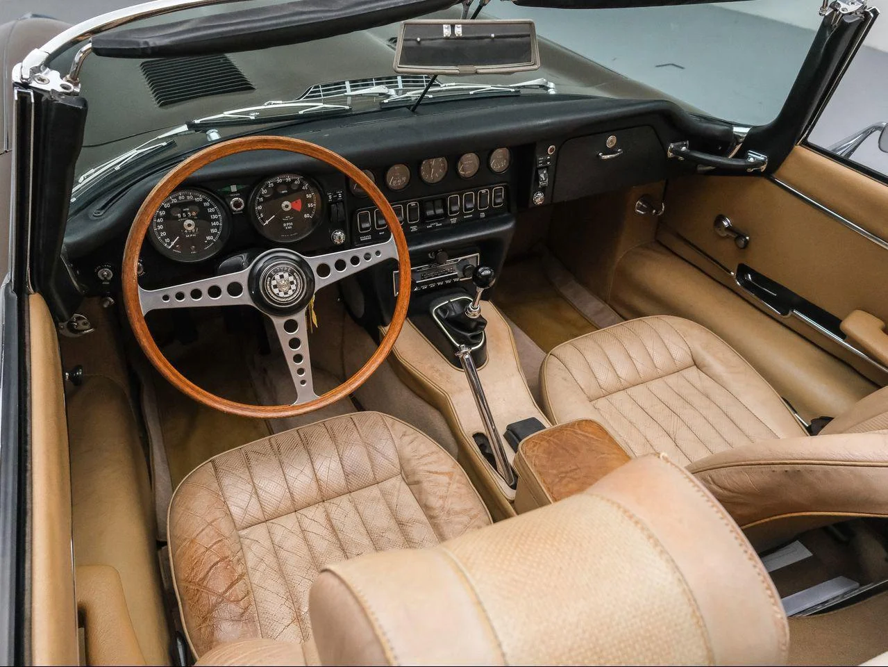 Used 1971  Jaguar Series II image 28