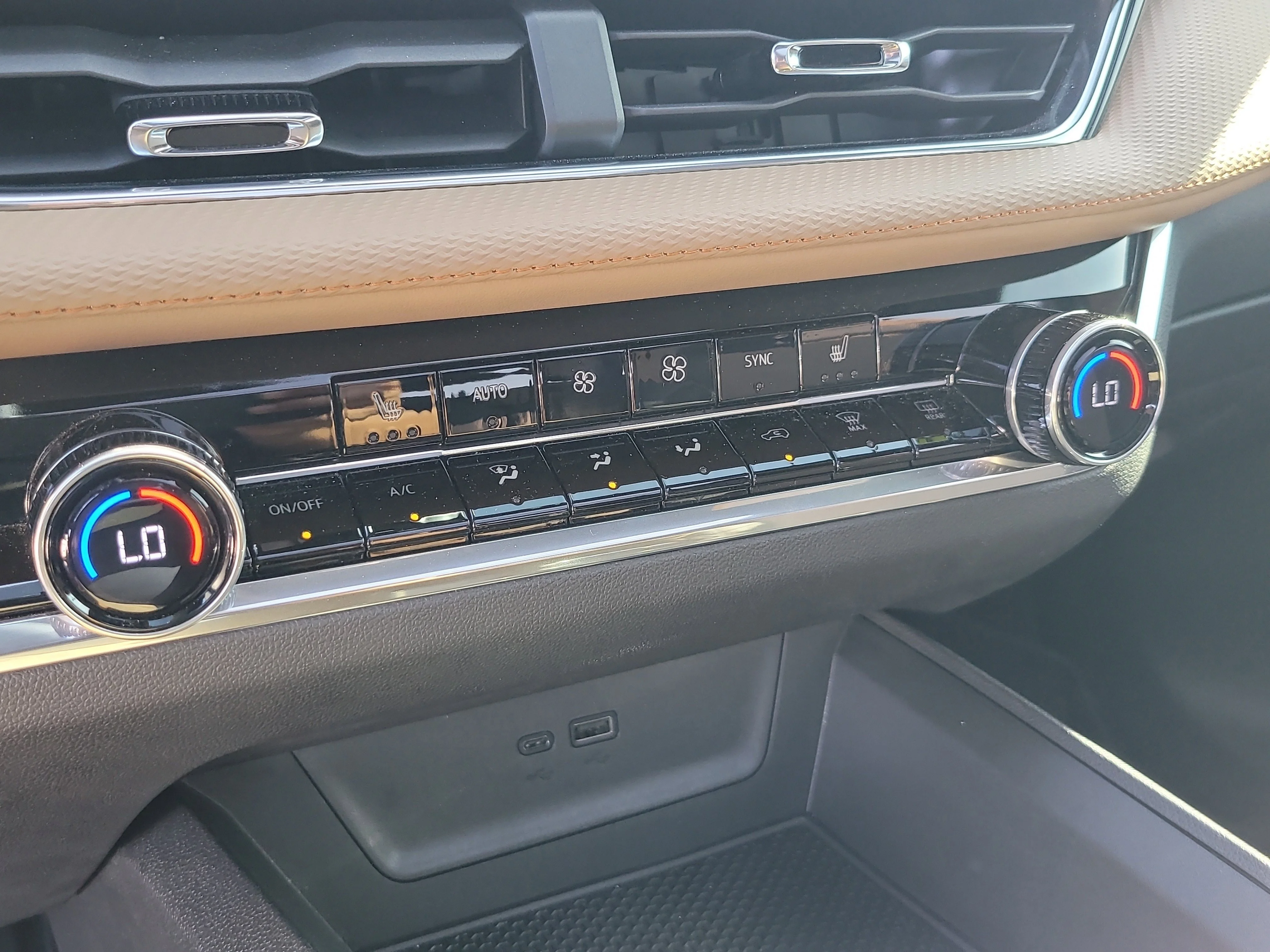 Used 2025 Cacti Green Chevrolet AWD ACTIV image 25