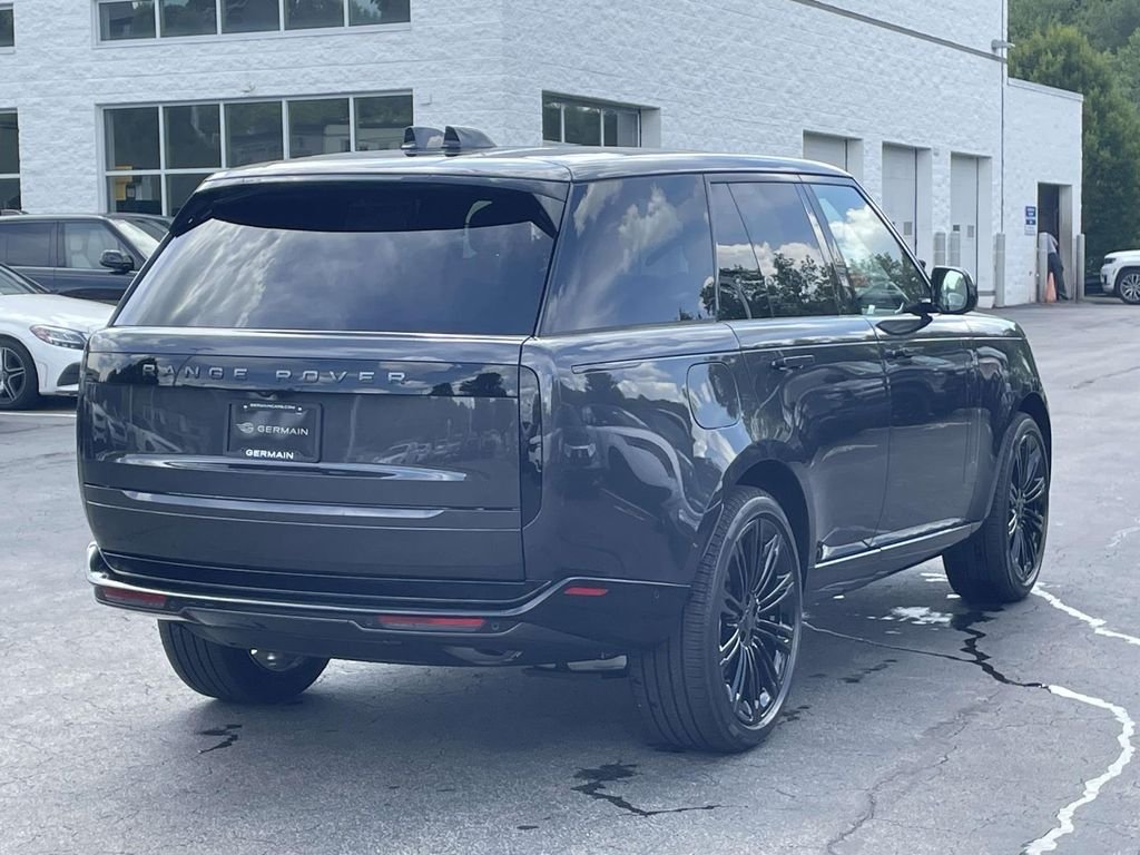 New 2026 Carpathian Grey Land Rover SE image 7