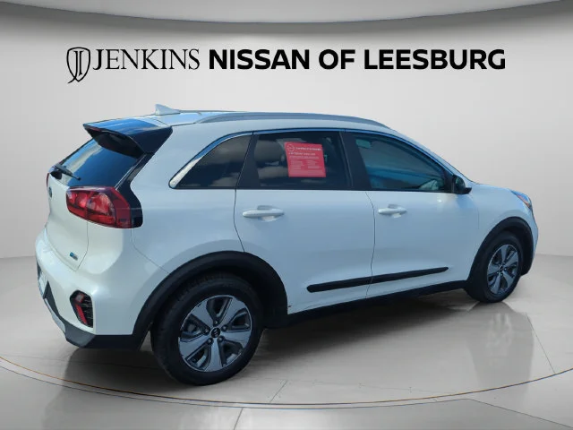 Used 2020 White Kia LX image 5