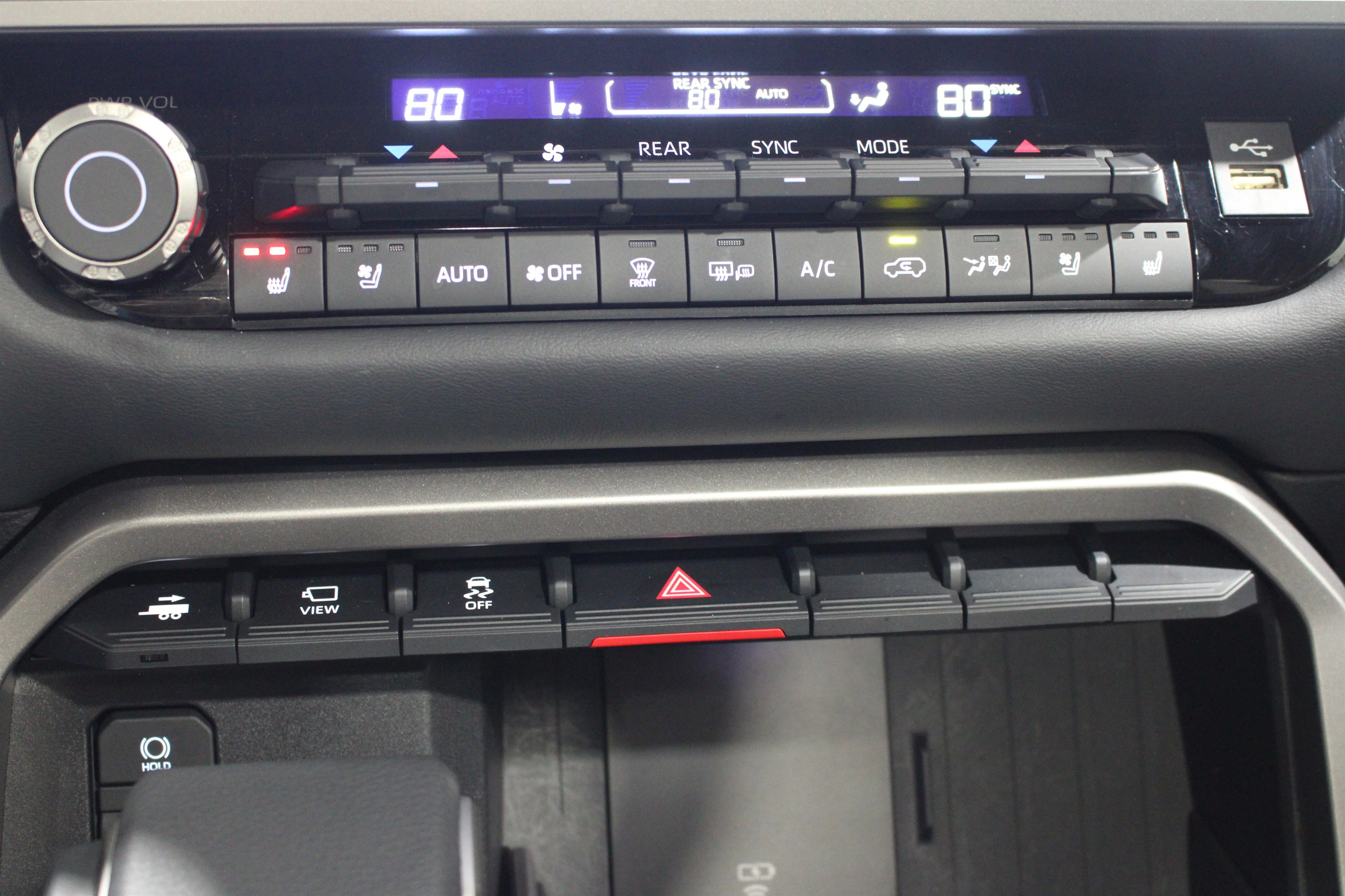 2026 Toyota Sequoia Platinum - Photo 19