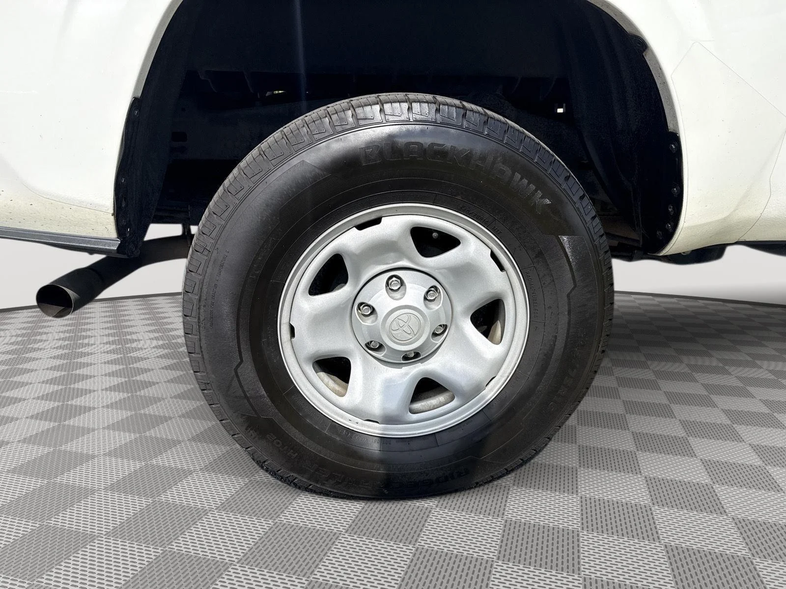 Certified Used 2022 White Toyota SR image 7