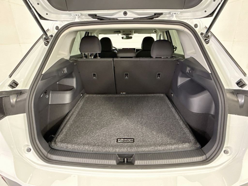 New 2026 Pure White Volkswagen 2.0T S image 26