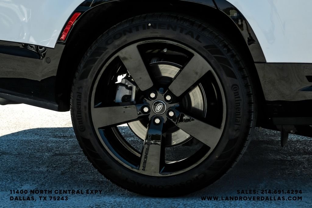 Used 2025 Fuji White Land Rover X-Dynamic SE image 41