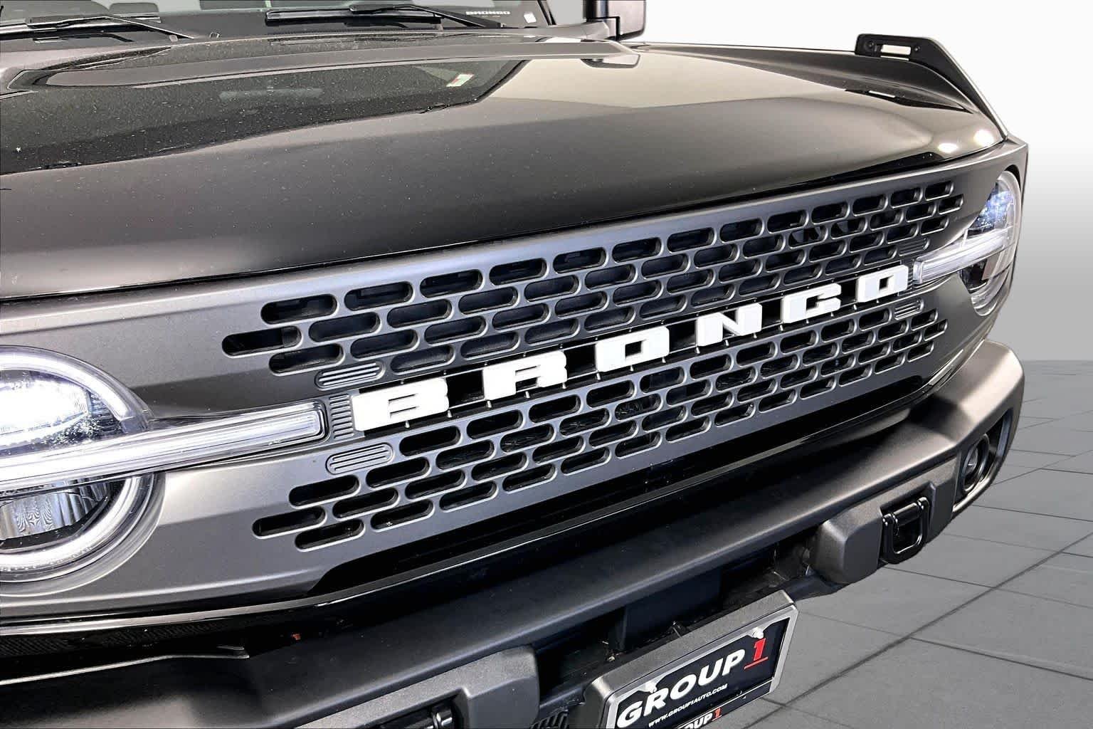 Used 2025 Shadow Black Ford Badlands image 28